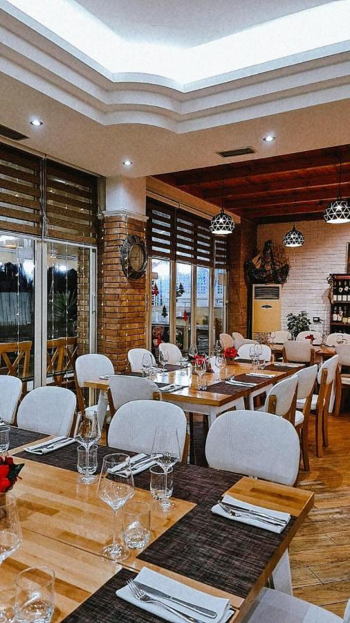 Hotel Dollari Kryemëdhej Dış mekan fotoğraf