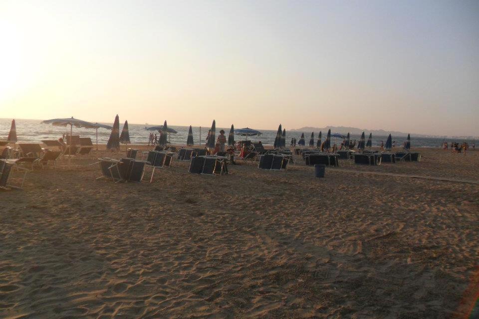 Hotel Dollari Kryemëdhej Dış mekan fotoğraf